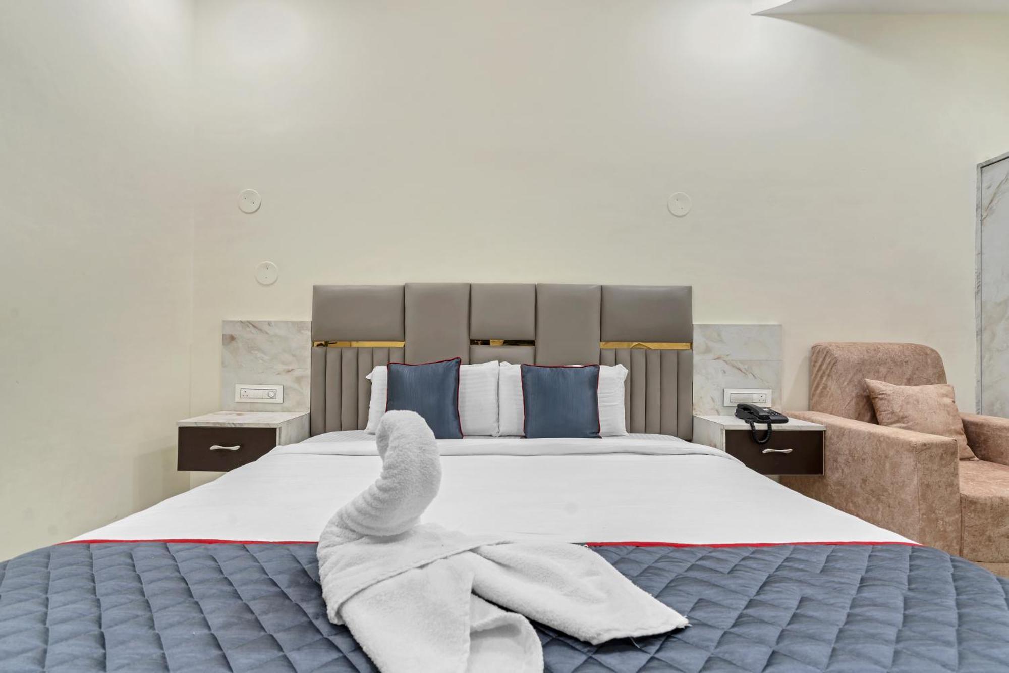 Hotel Sky Land Khammam Exteriér fotografie