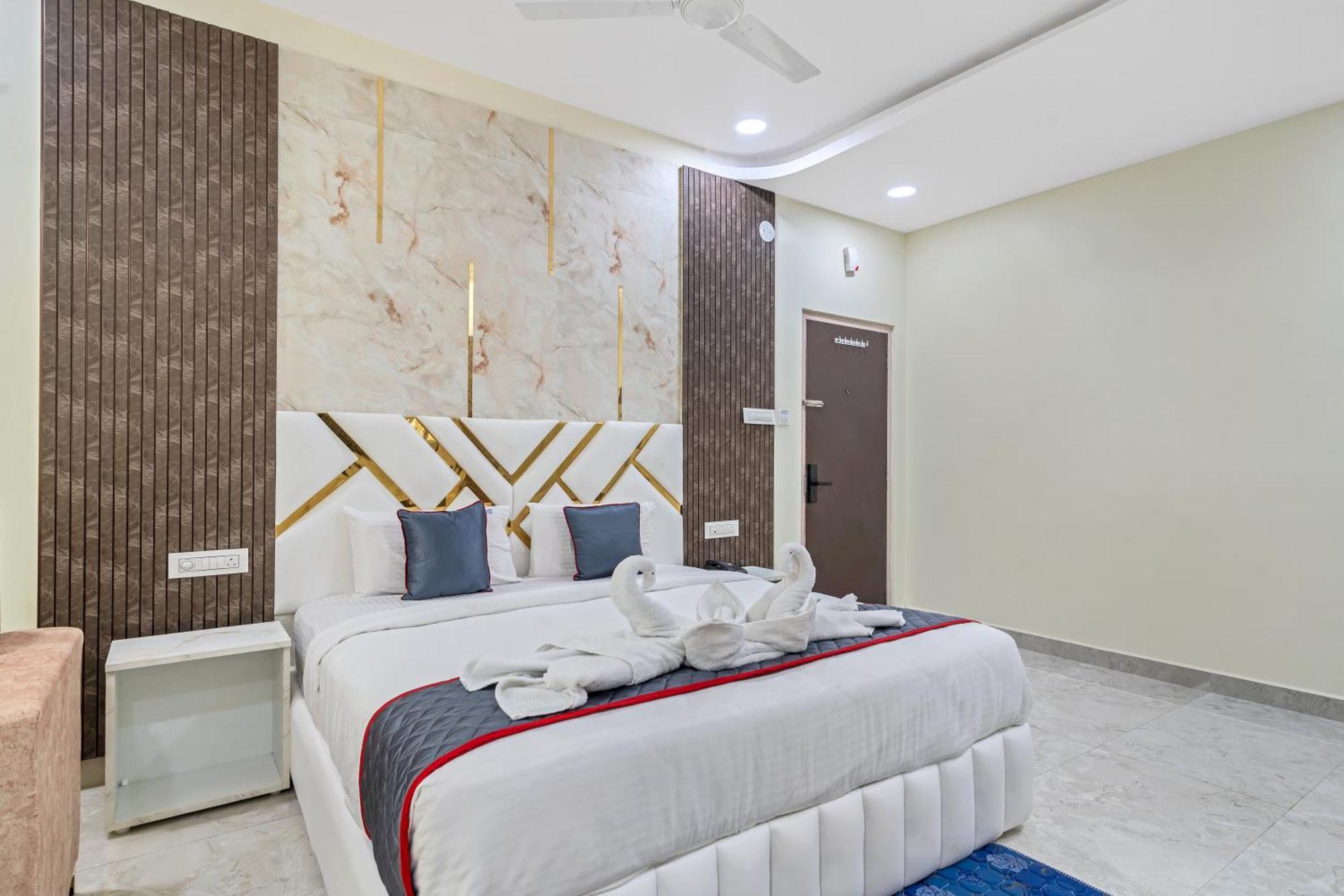 Hotel Sky Land Khammam Exteriér fotografie