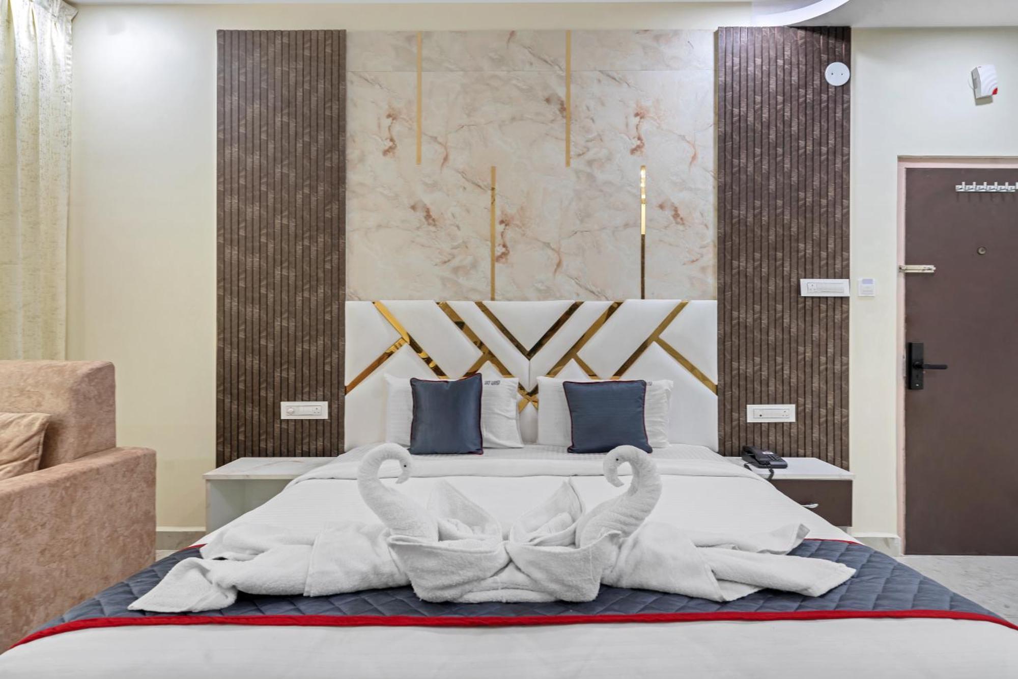 Hotel Sky Land Khammam Exteriér fotografie