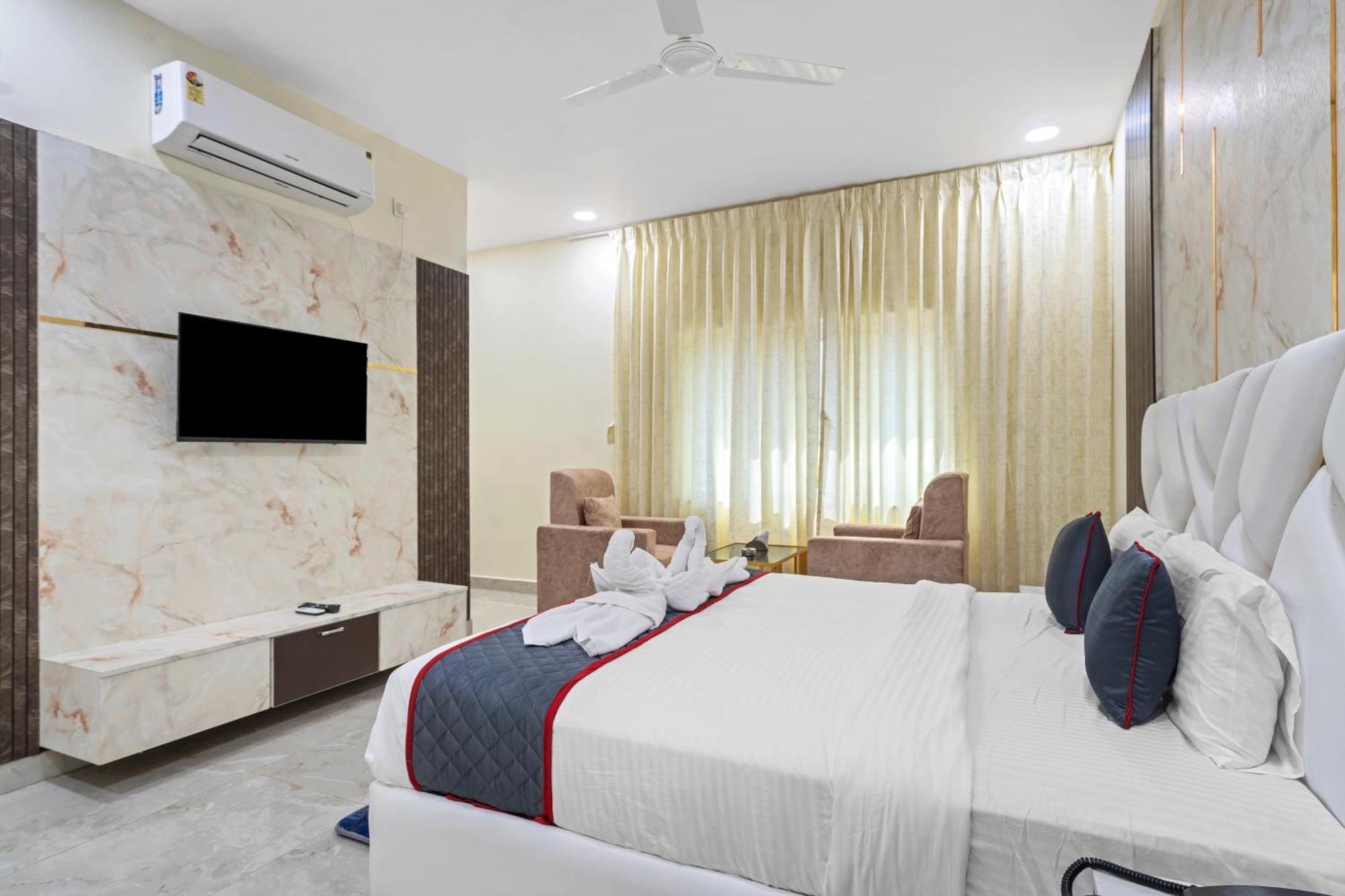 Hotel Sky Land Khammam Exteriér fotografie