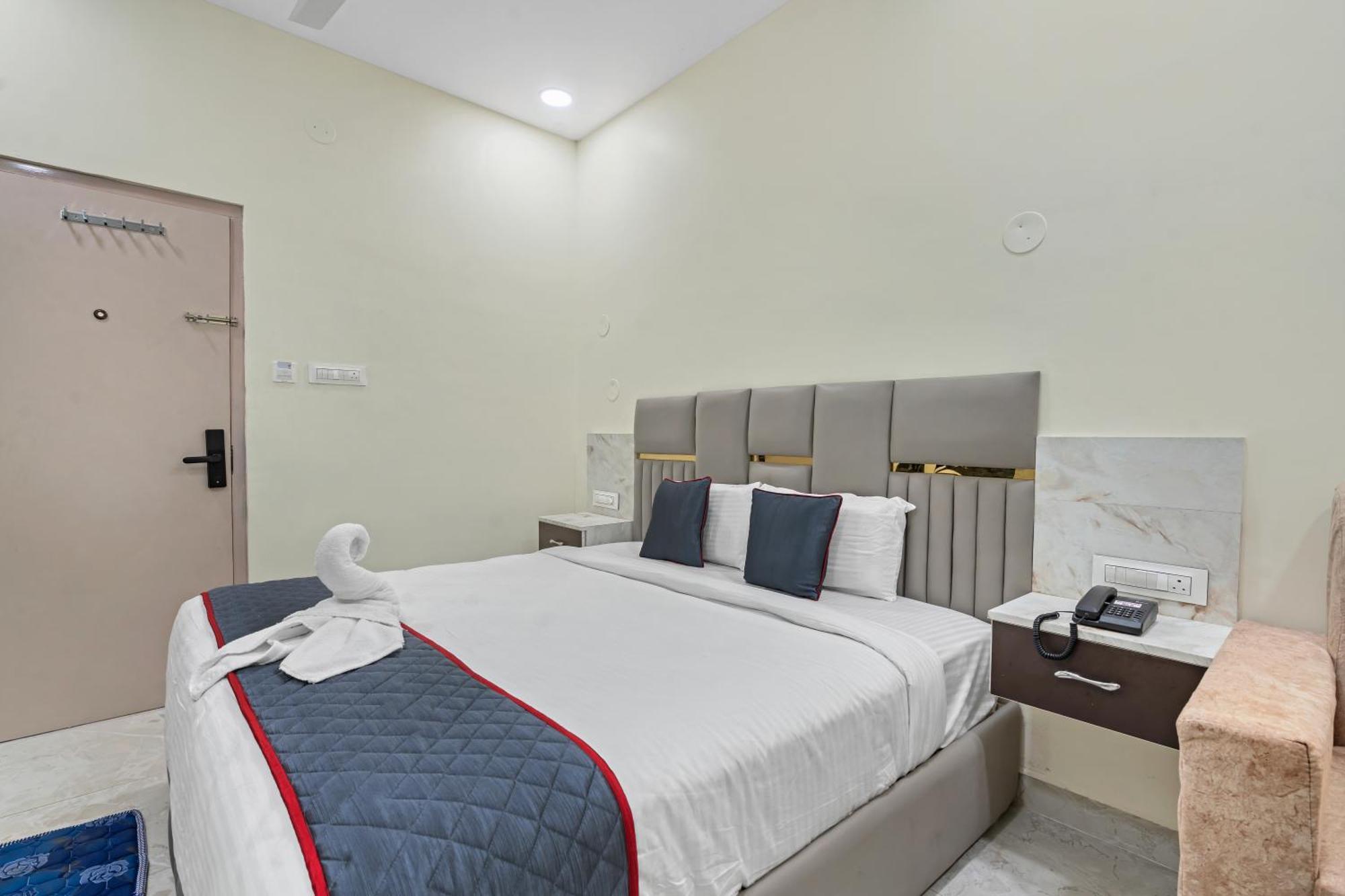 Hotel Sky Land Khammam Exteriér fotografie